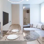 Beachfront Znjan Apartment *