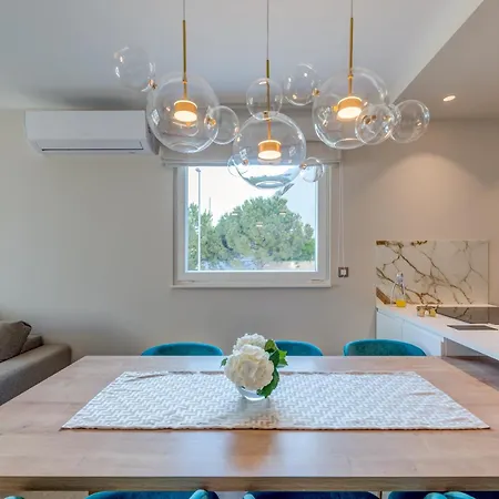 Beachfront Znjan ספליט