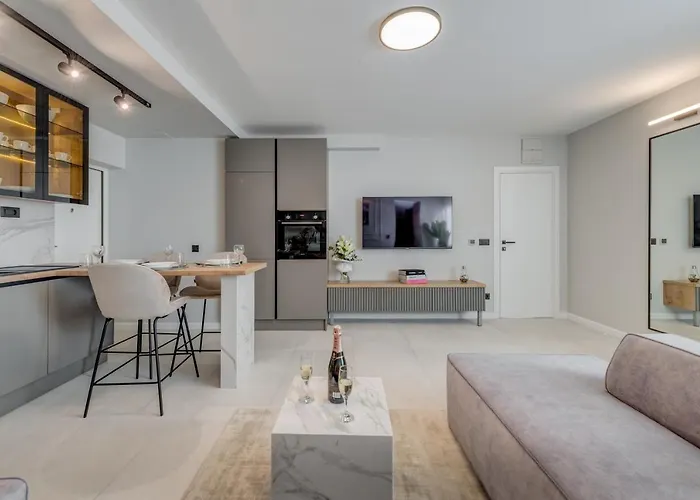 Beachfront Znjan דירה ספליט