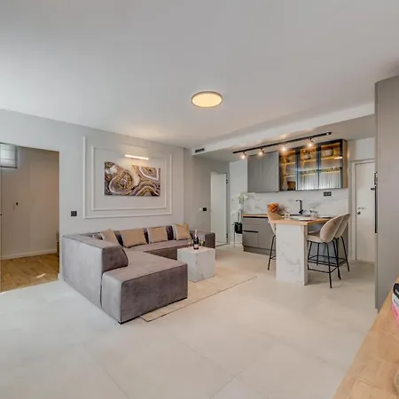 Beachfront Znjan * Split