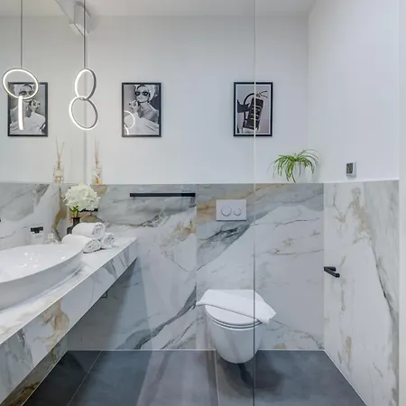 Beachfront Znjan Appartement Split