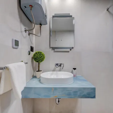 Beachfront Znjan Apartman Split