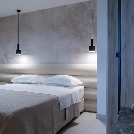 Beachfront Znjan Apartman Split