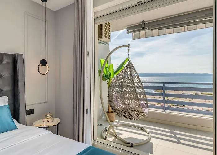 Beachfront Znjan شقة